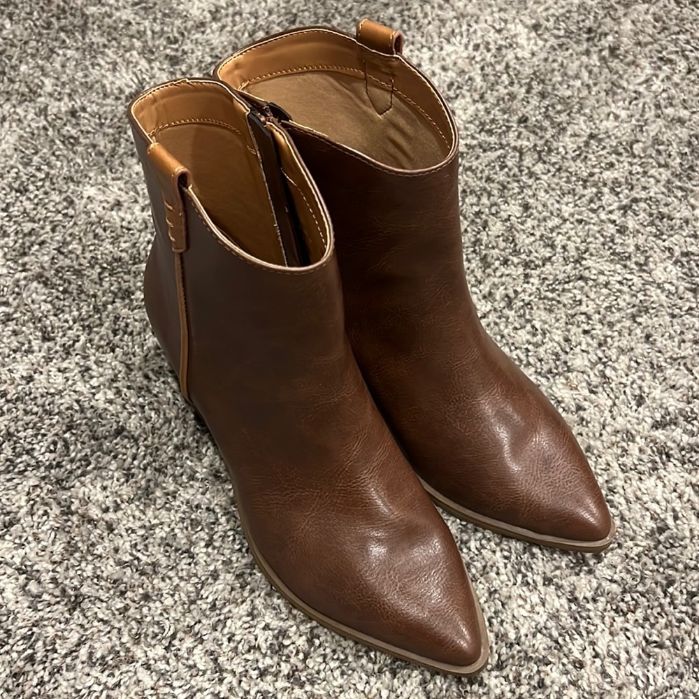 Women’s universal thread boots